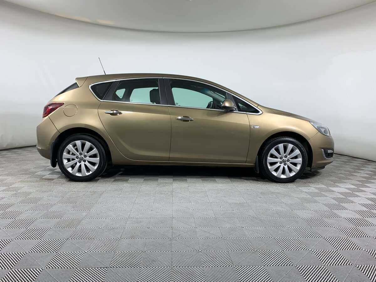Opel Astra 2012 года с пробегом. Фото: #3