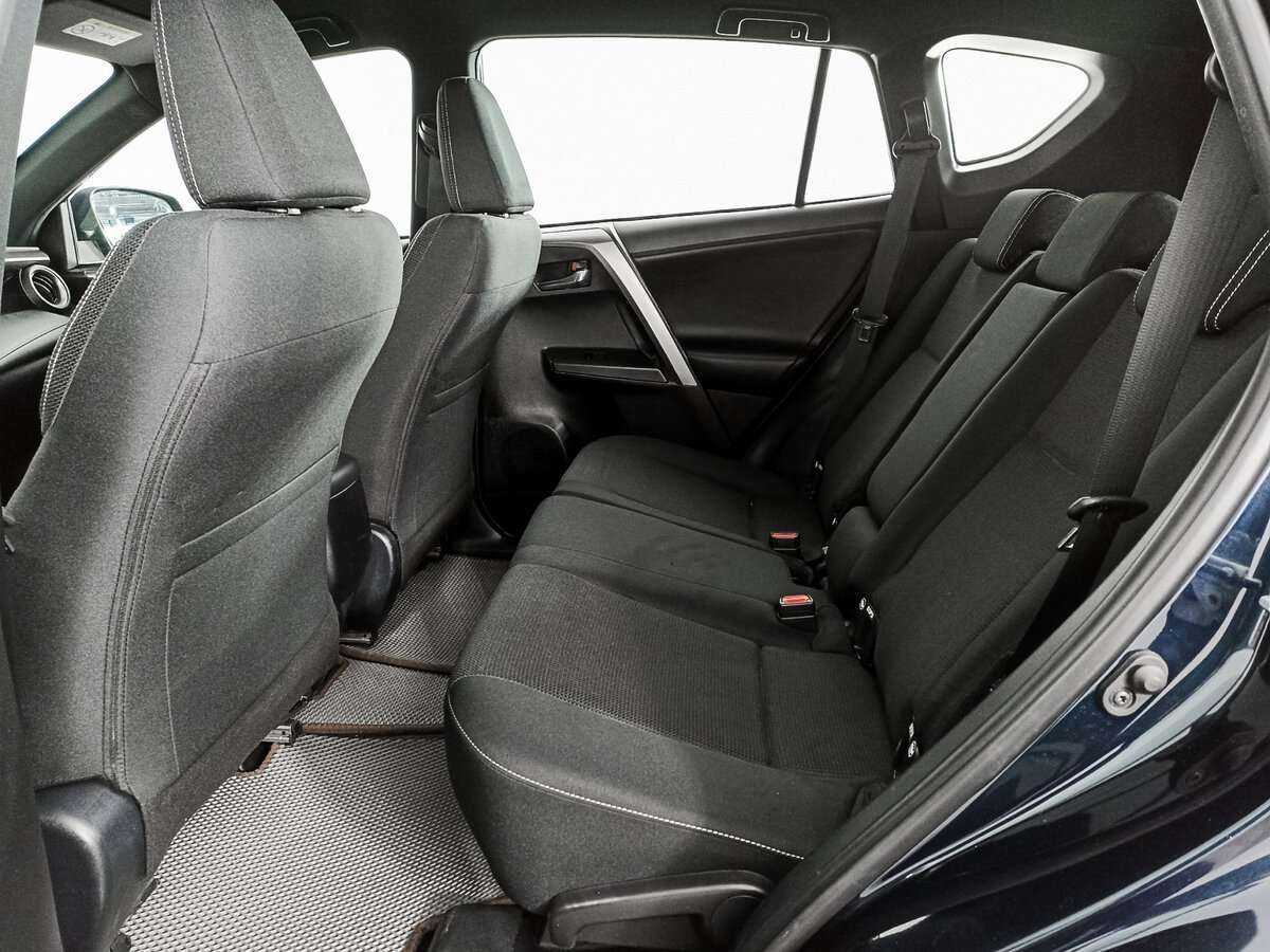 Toyota RAV4 2019 года с пробегом. Фото: #11