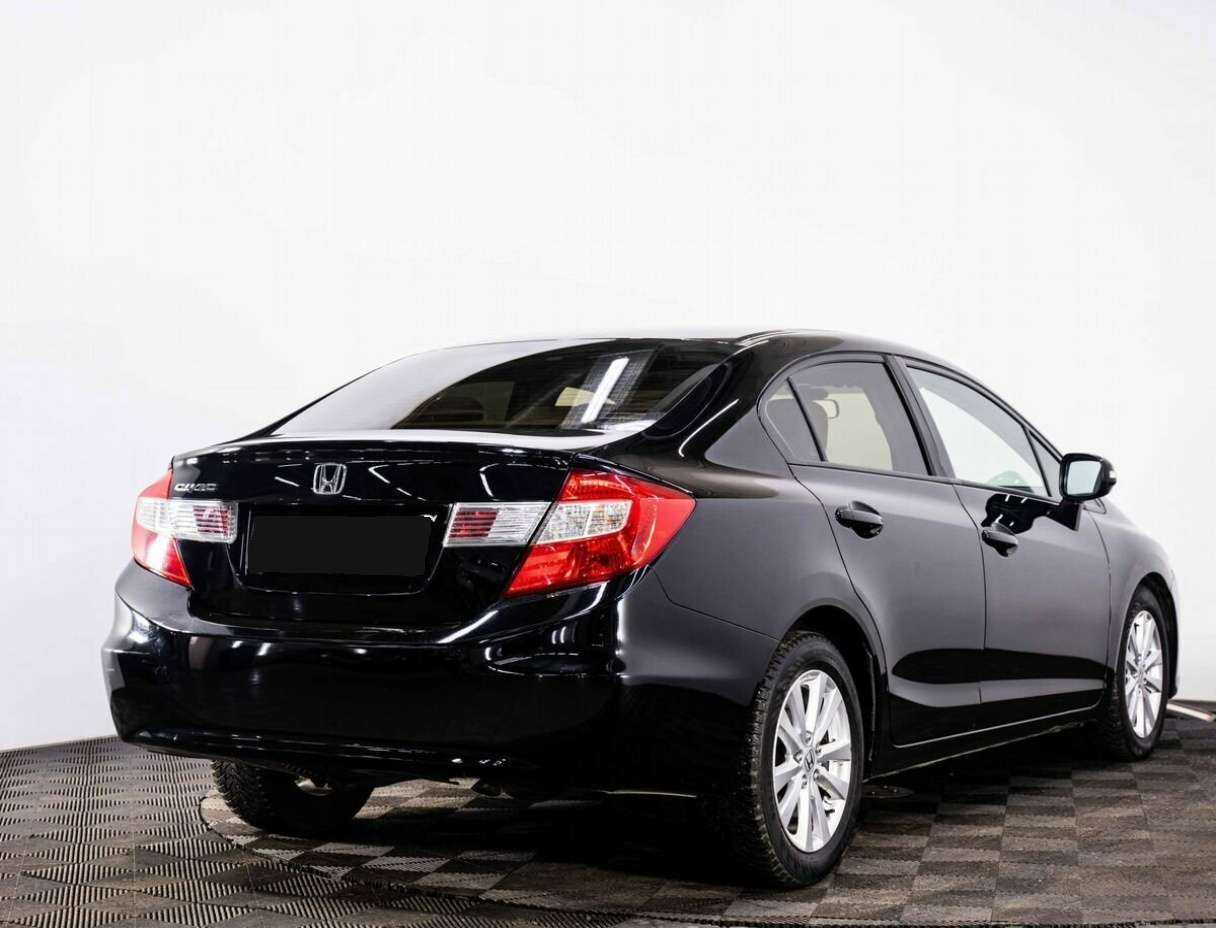 Honda Civic 2012 года с пробегом. Фото: #5