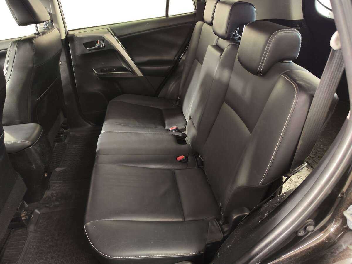 Toyota RAV4 2015 года с пробегом. Фото: #6