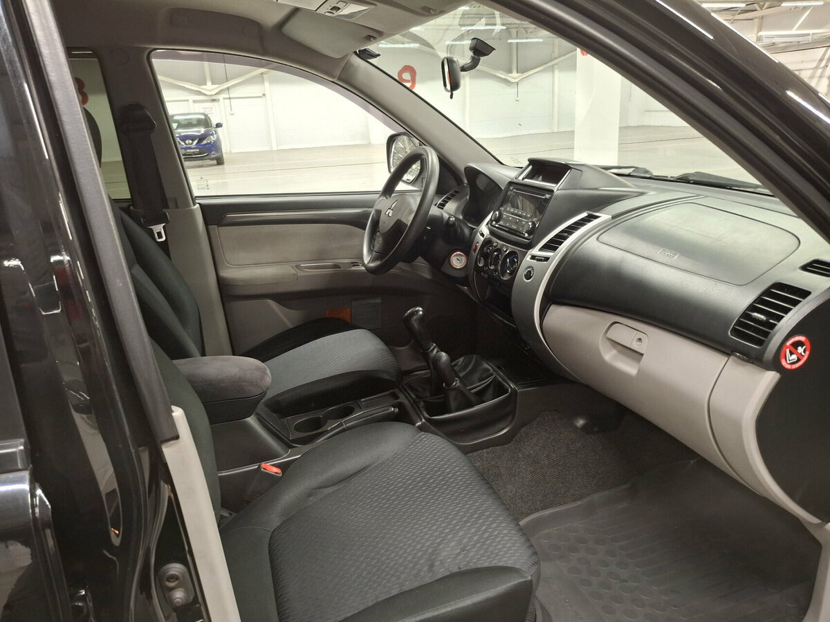 Mitsubishi Pajero Sport 2014 года с пробегом. Фото: #10