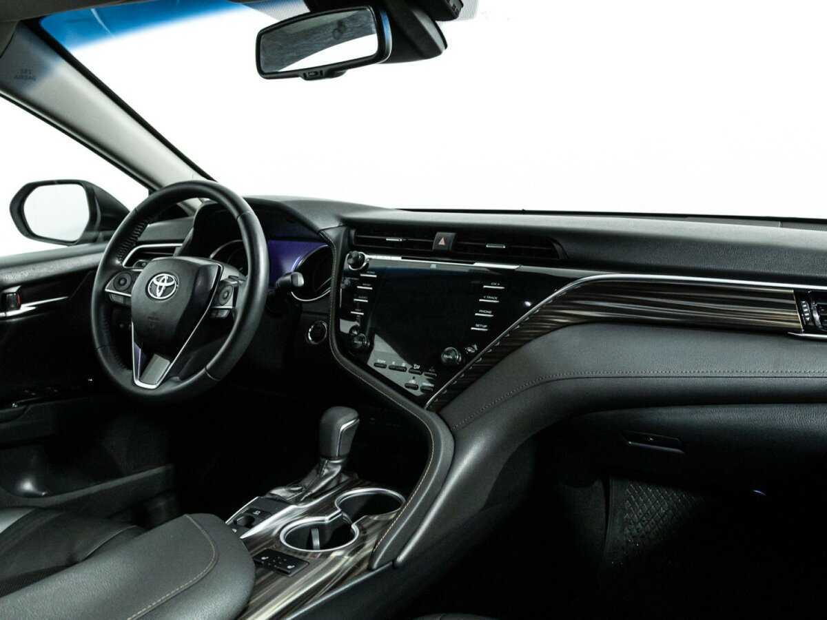 Toyota Camry 2018 года с пробегом. Фото: #8