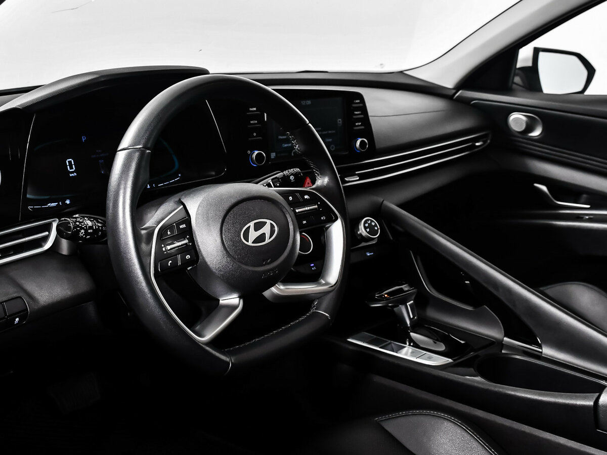 Hyundai Elantra 2023 года с пробегом. Фото: #10