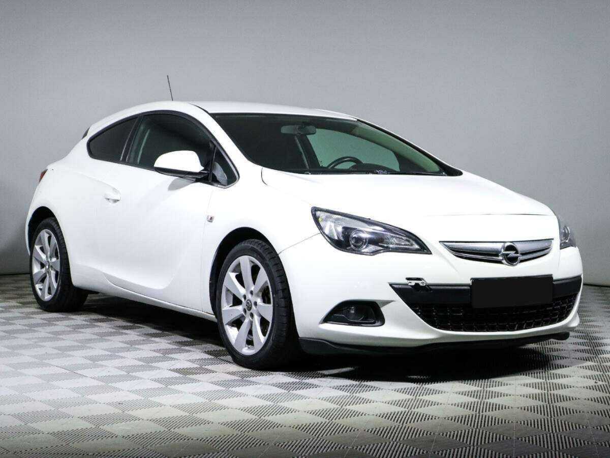 Opel Astra 2013 года с пробегом. Фото: #2