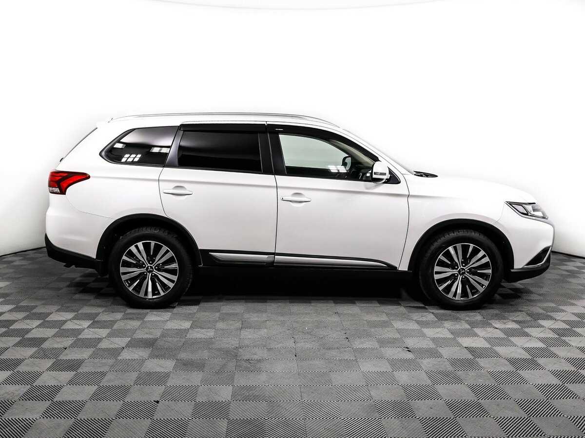 Mitsubishi Outlander 2019 года с пробегом. Фото: #3