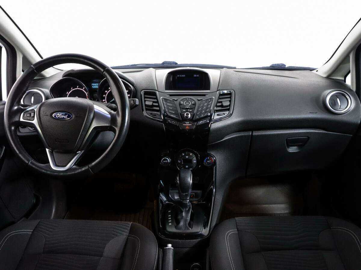 Ford Fiesta 2015 года с пробегом. Фото: #9