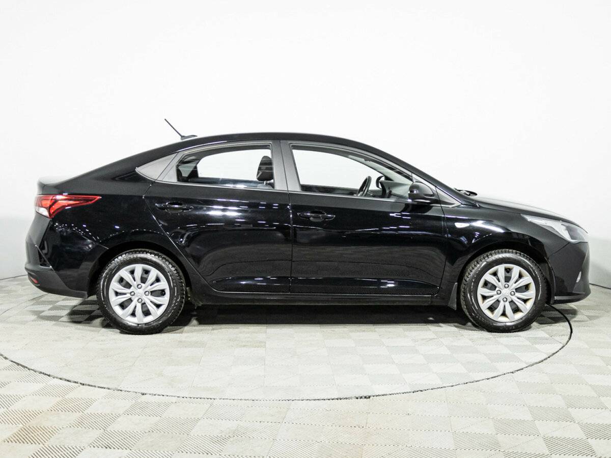 Hyundai Solaris 2022 года с пробегом. Фото: #3