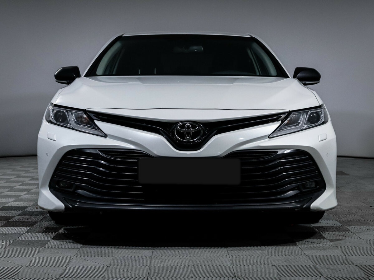 Toyota Camry 2020 года с пробегом. Фото: #1