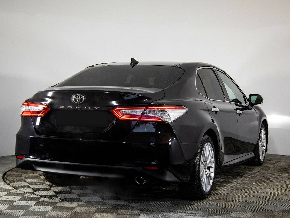 Toyota Camry 2018 года с пробегом. Фото: #3