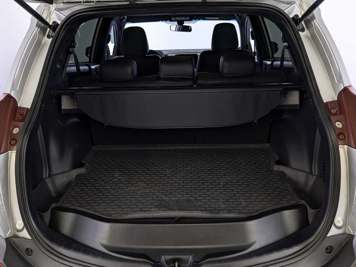 Toyota RAV4 2014 года с пробегом. Фото: #9