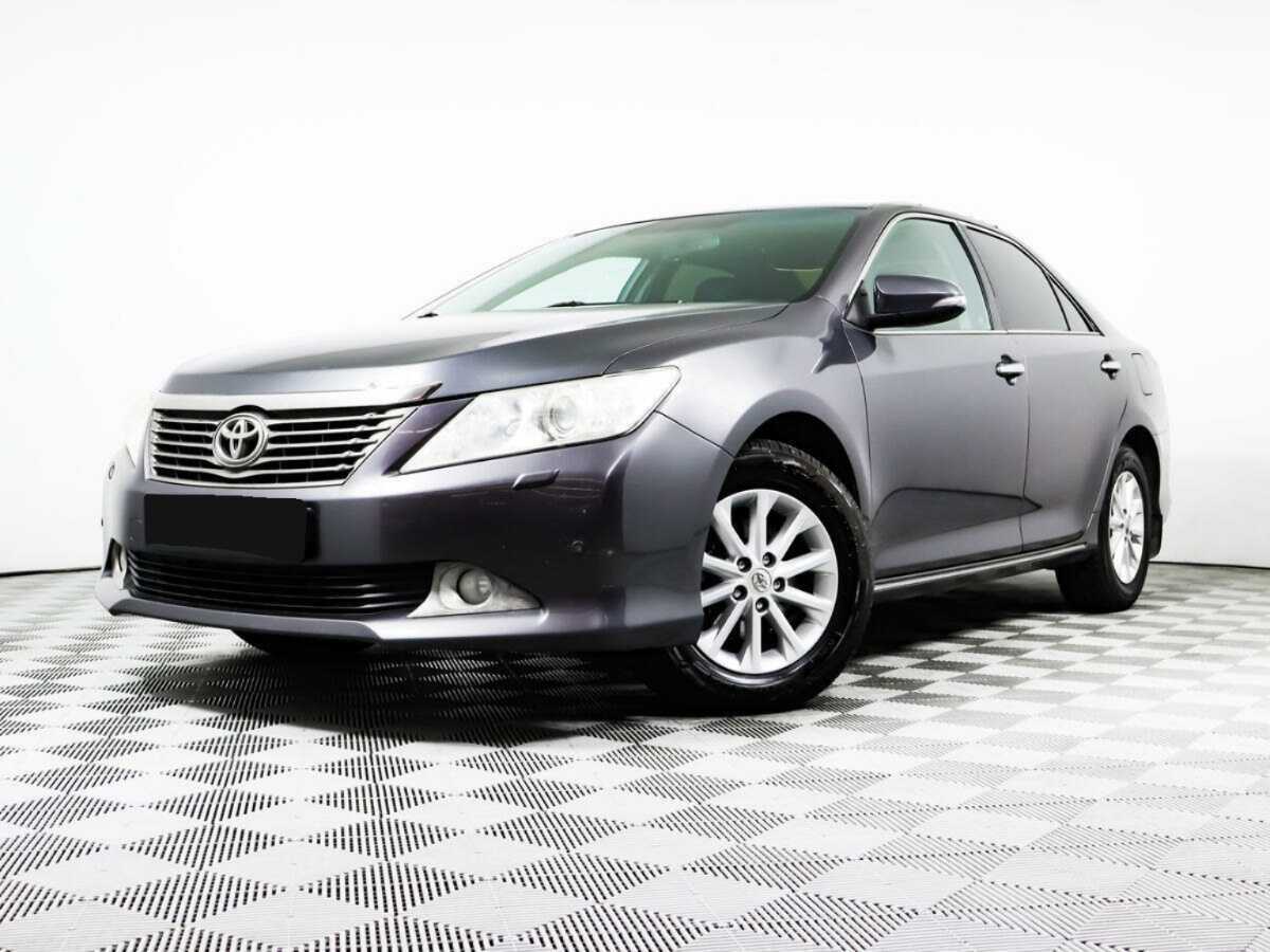Toyota Camry 2012 года с пробегом. Посмотреть фото