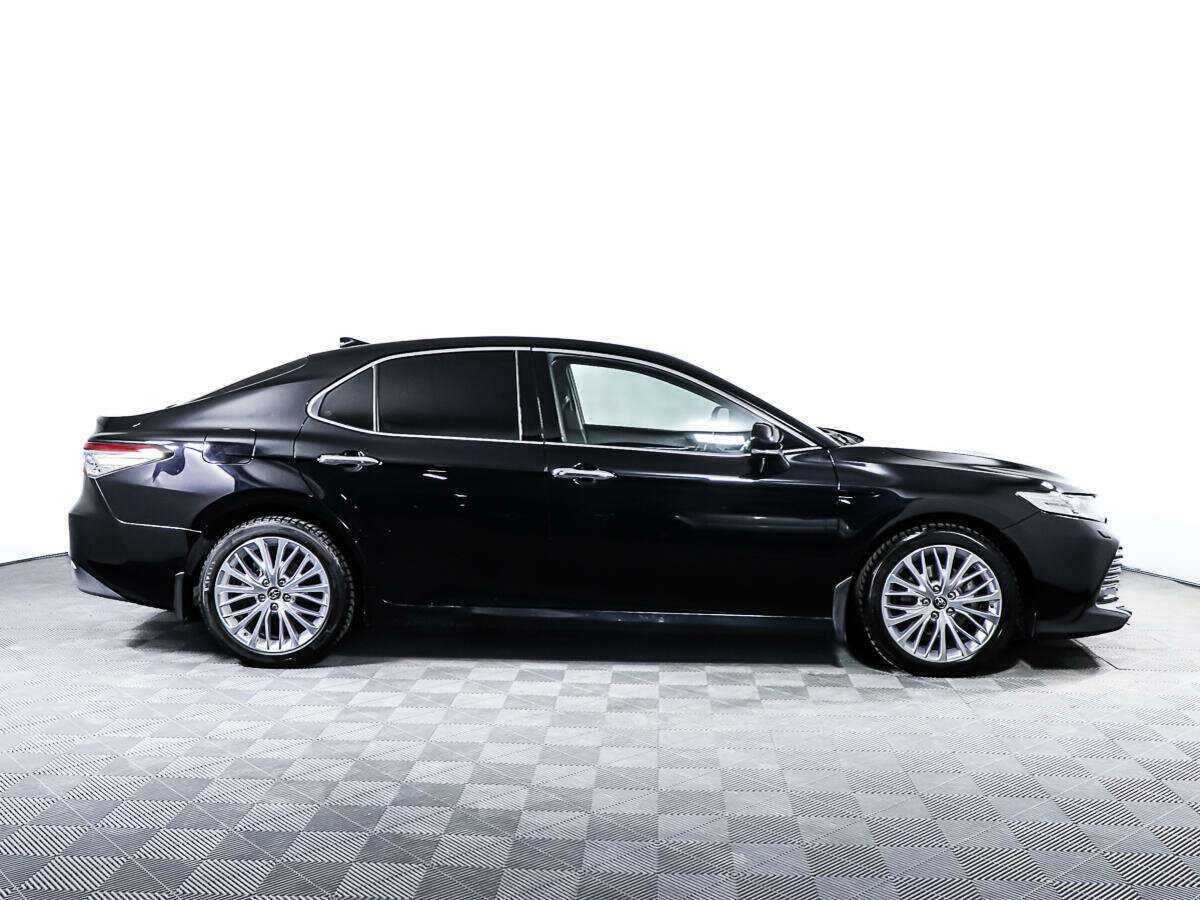 Toyota Camry 2019 года с пробегом. Фото: #3