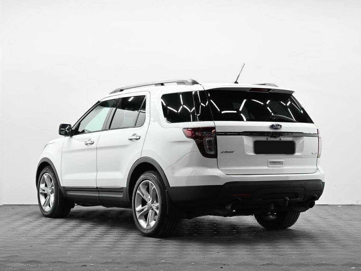 Ford Explorer 2013 года с пробегом. Фото: #2
