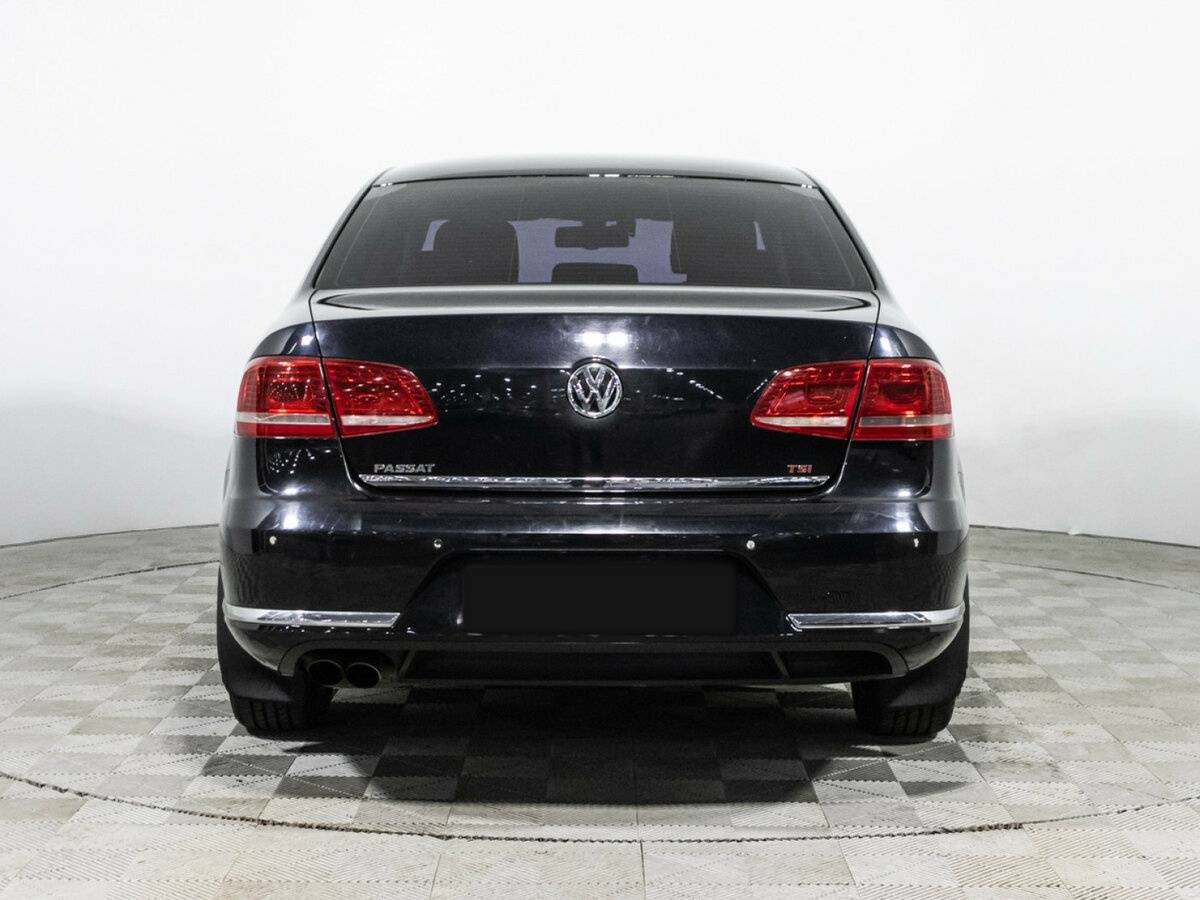 Volkswagen Passat 2012 года с пробегом. Фото: #4