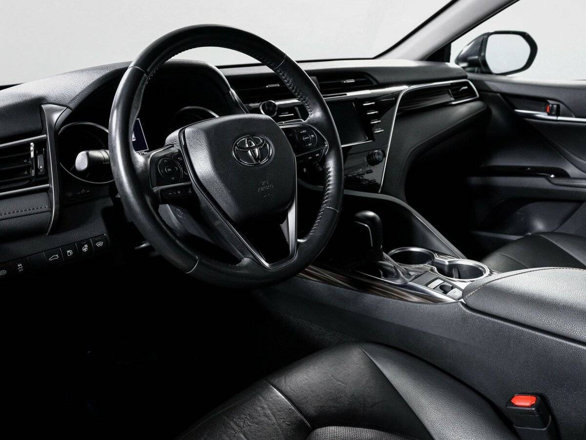 Toyota Camry 2018 года с пробегом. Фото: #13
