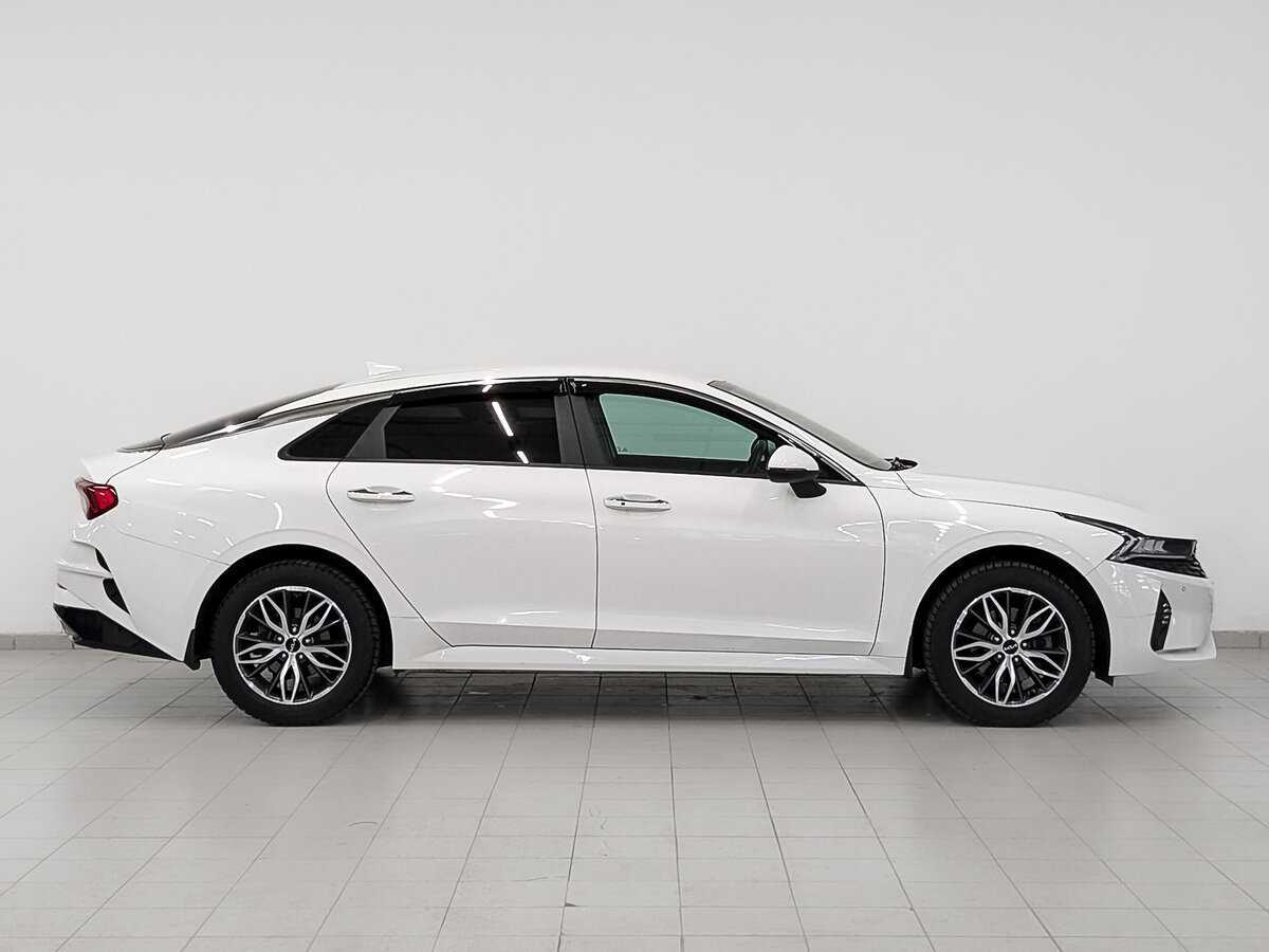 Kia K5 2022 года с пробегом. Фото: #3