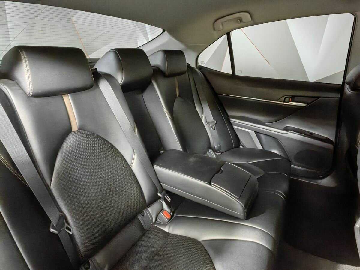 Toyota Camry 2019 года с пробегом. Фото: #12