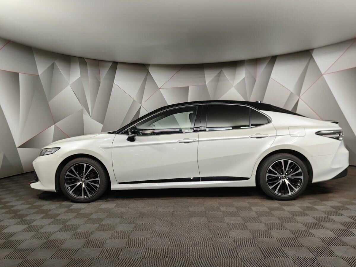 Toyota Camry 2020 года с пробегом. Фото: #4
