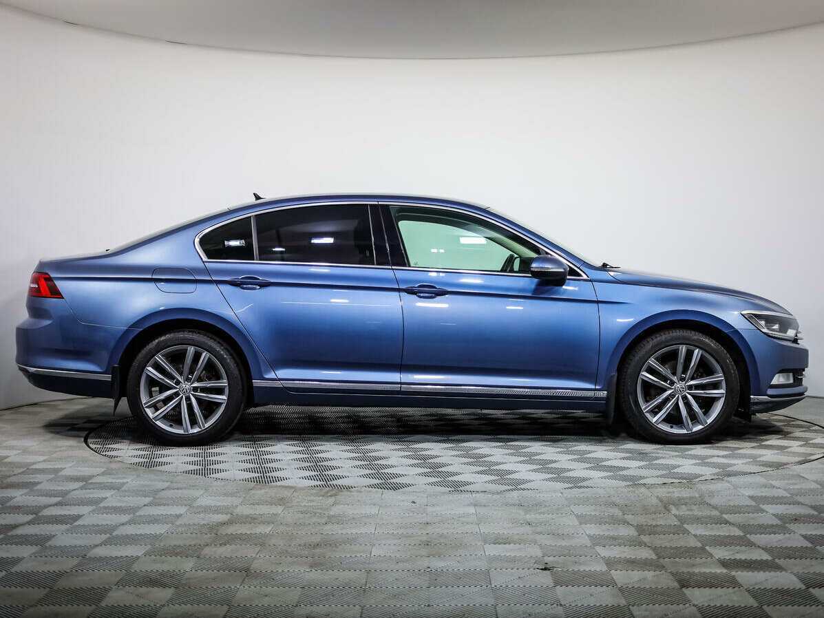 Volkswagen Passat 2017 года с пробегом. Фото: #2