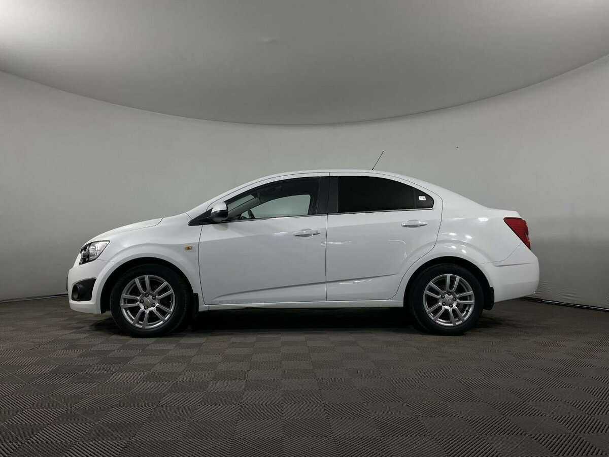 Chevrolet Aveo 2015 года с пробегом. Фото: #2