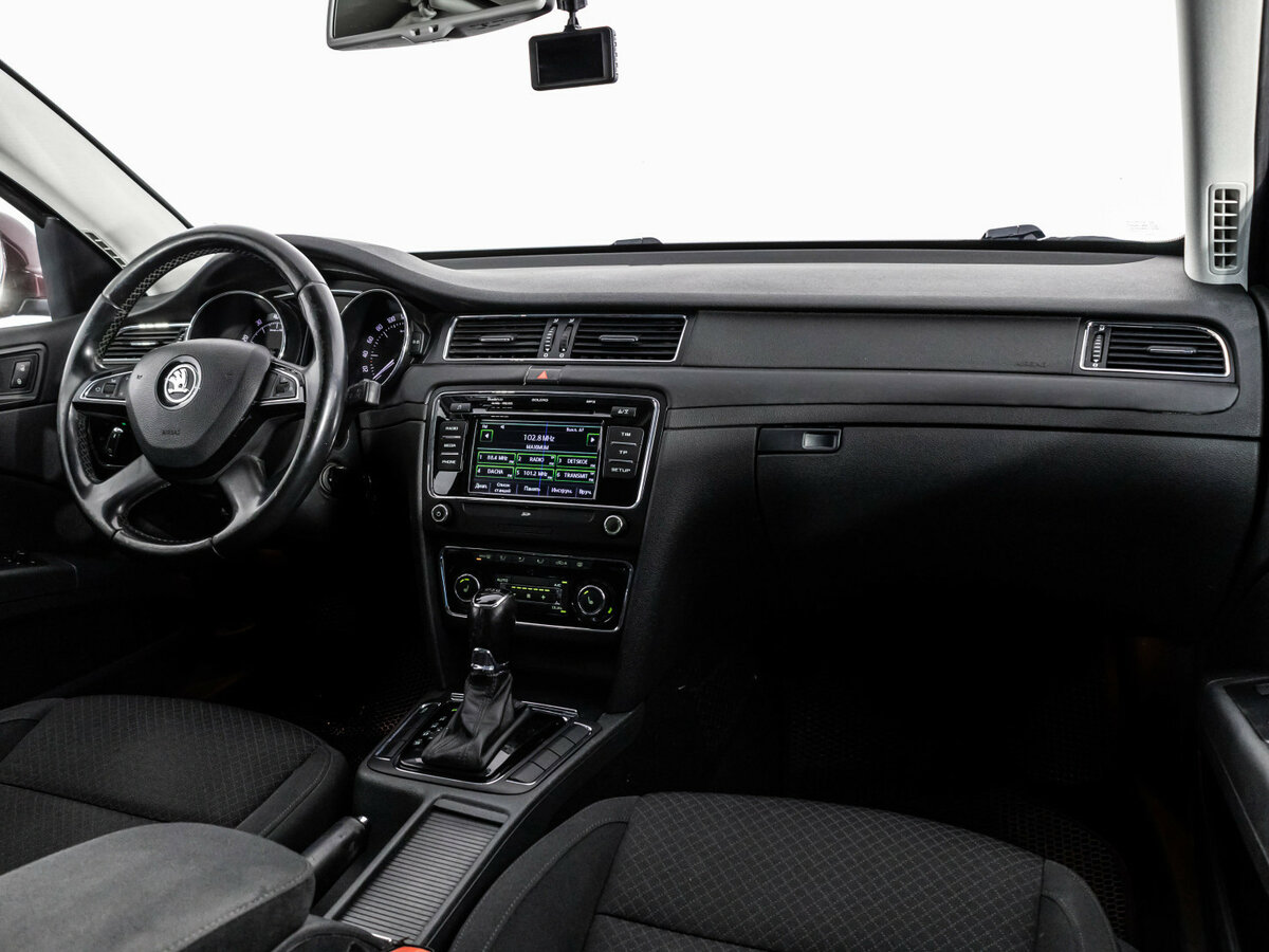 Skoda Superb 2014 года с пробегом. Фото: #6