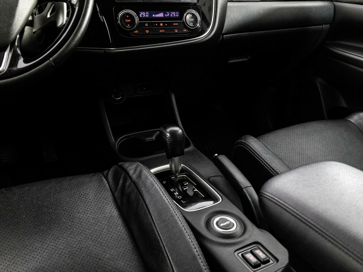 Mitsubishi Outlander 2015 года с пробегом. Фото: #9
