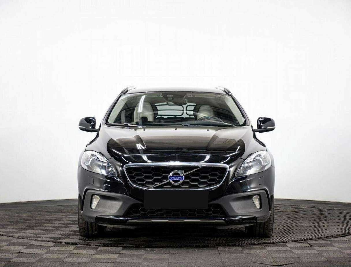 Volvo V40 Cross Country 2015 года с пробегом. Фото: #1