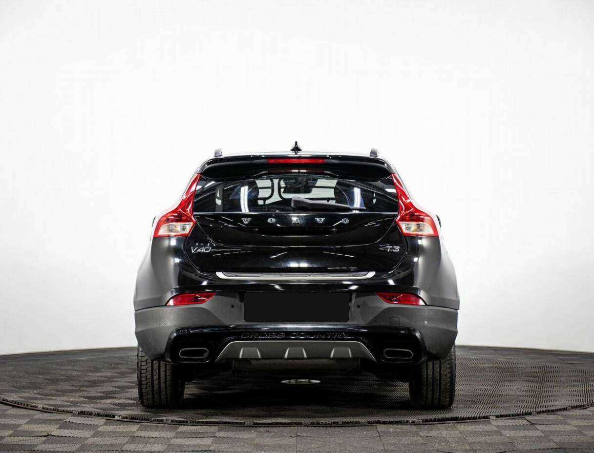 Volvo V40 Cross Country 2015 года с пробегом. Фото: #4