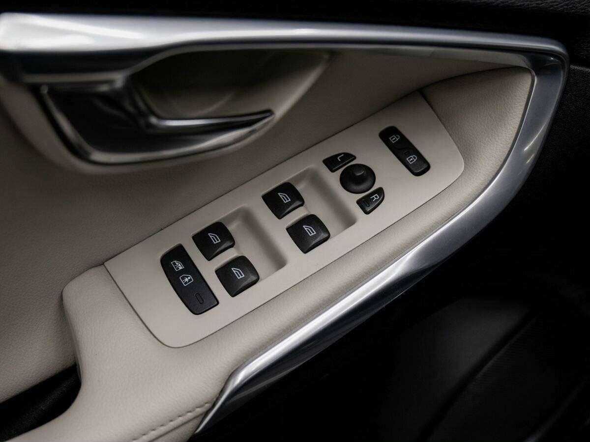 Volvo V40 Cross Country 2015 года с пробегом. Фото: #12