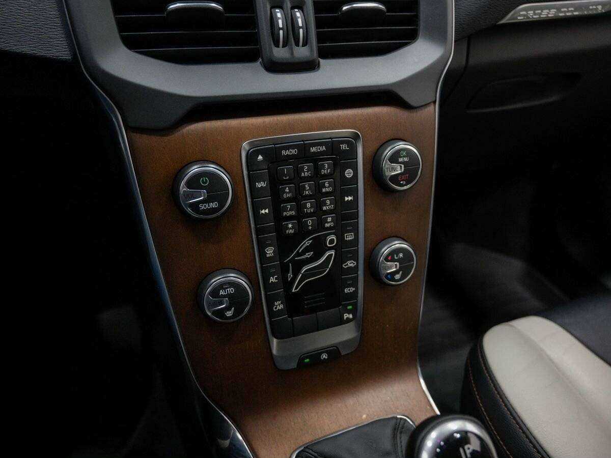 Volvo V40 Cross Country 2015 года с пробегом. Фото: #19