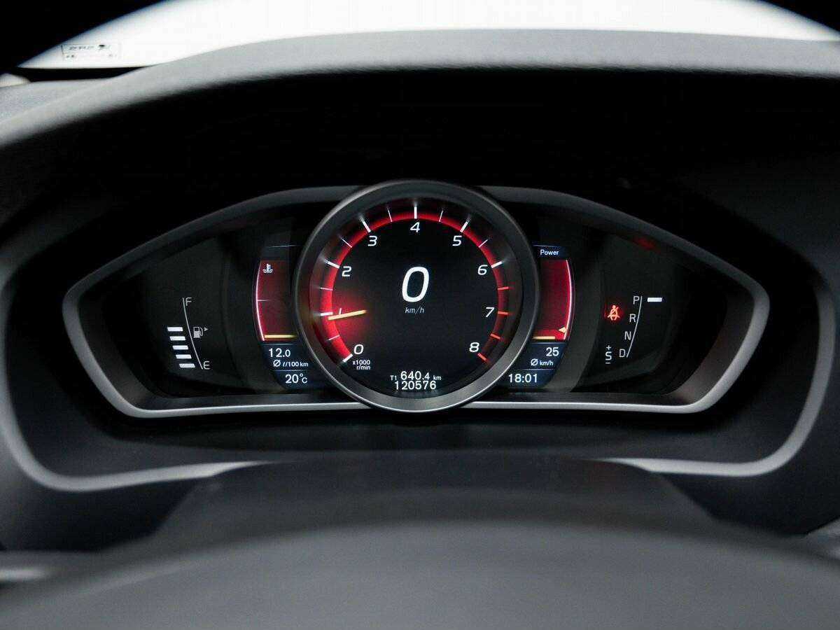 Volvo V40 Cross Country 2015 года с пробегом. Фото: #21