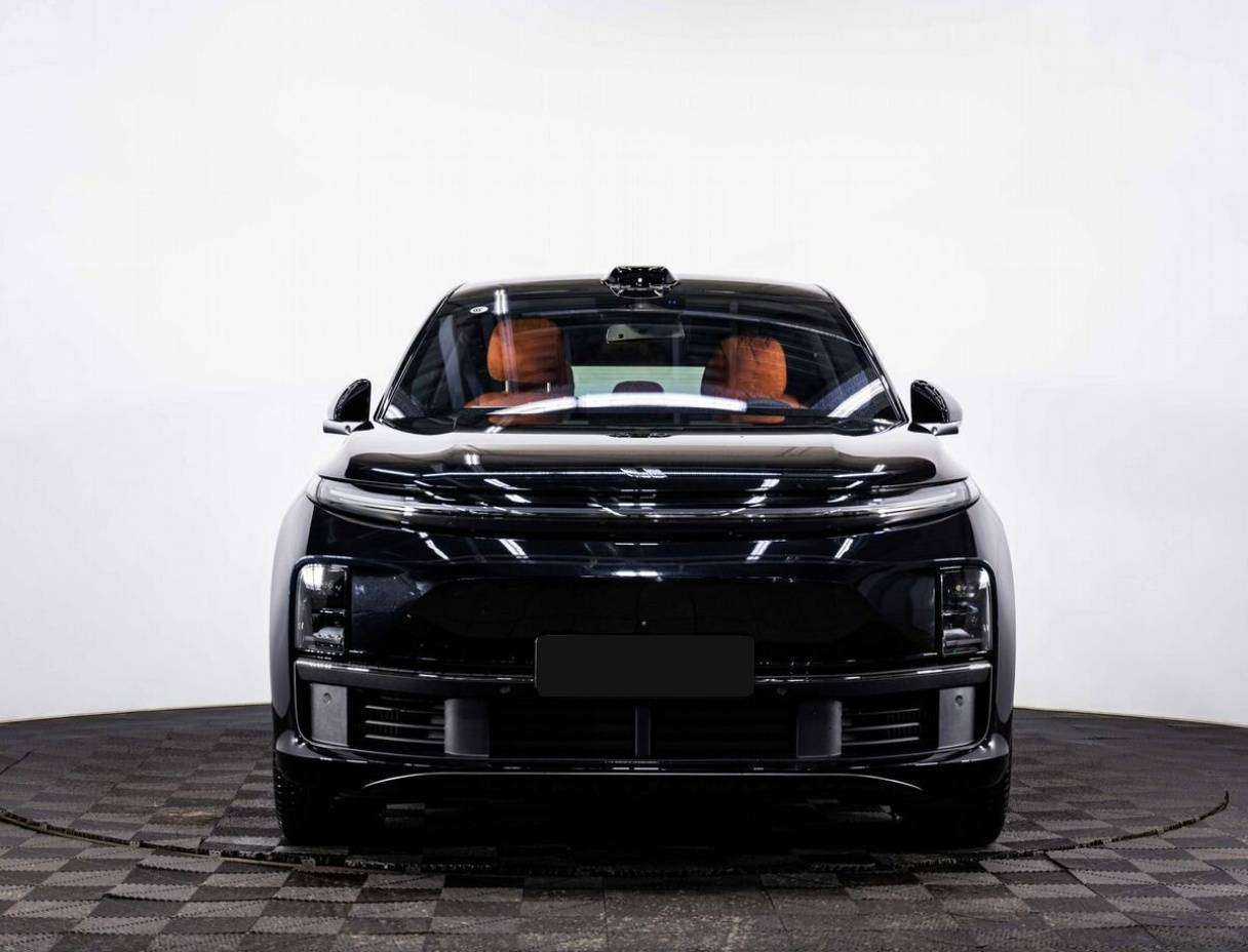 LiXiang L7 2024 года с пробегом. Фото: #1