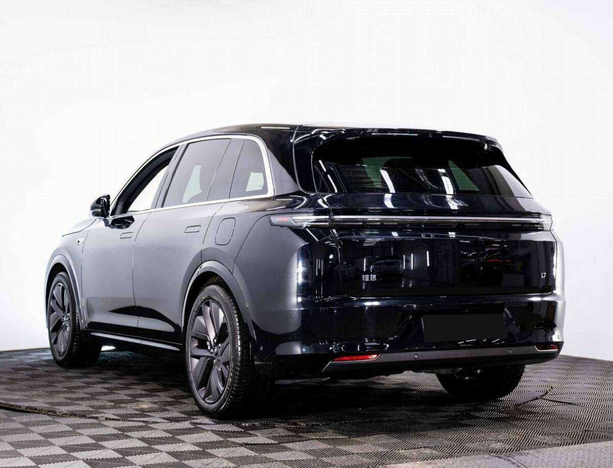 LiXiang L7 2024 года с пробегом. Фото: #3