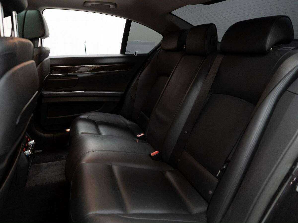 BMW 7 серии 2013 года с пробегом. Фото: #6