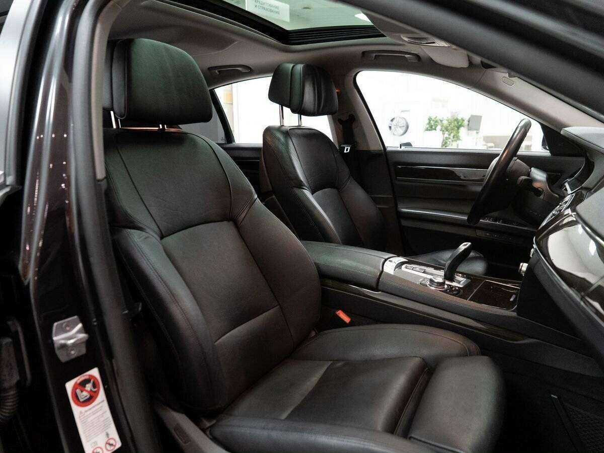 BMW 7 серии 2013 года с пробегом. Фото: #10