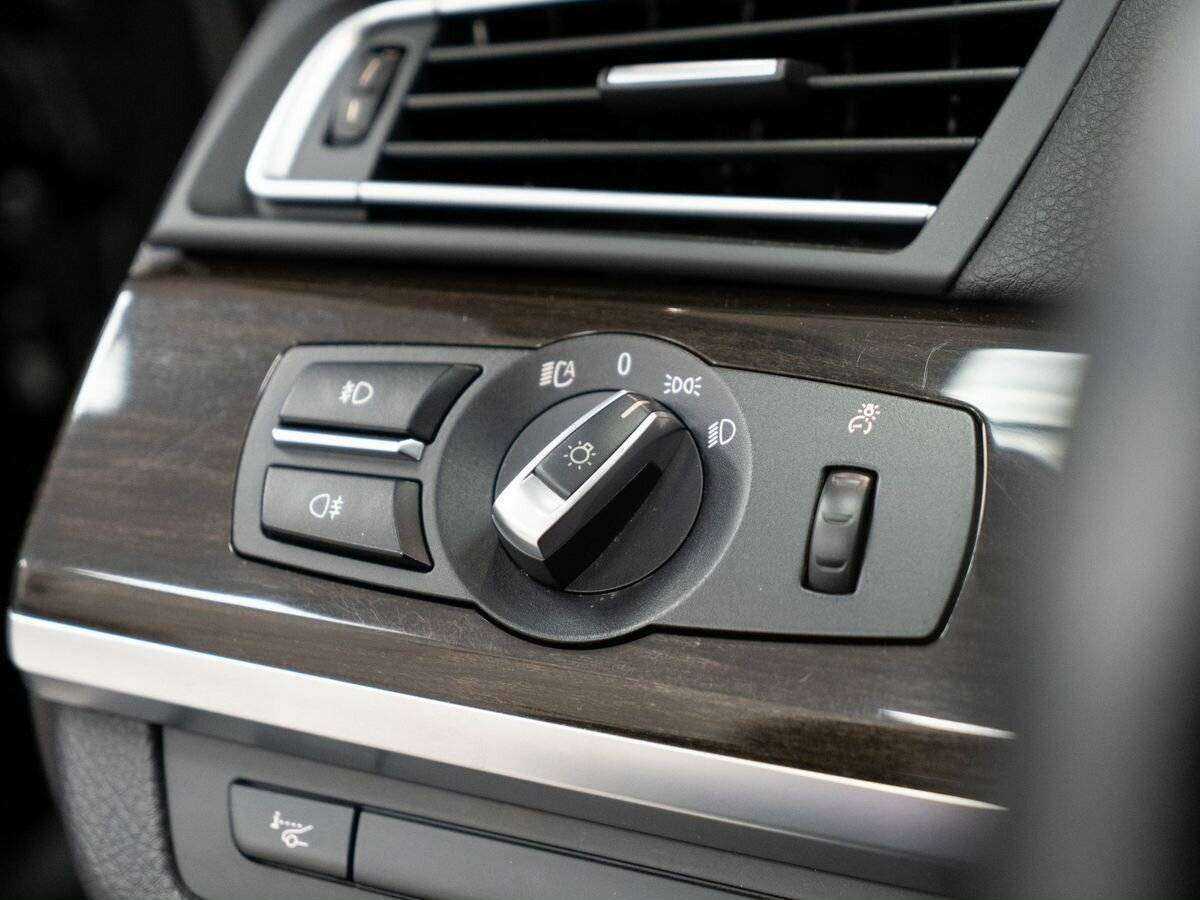 BMW 7 серии 2013 года с пробегом. Фото: #19