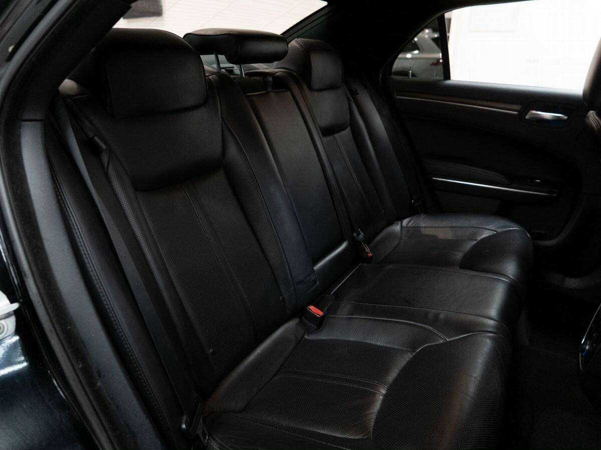 Chrysler 300C 2012 года с пробегом. Фото: #7