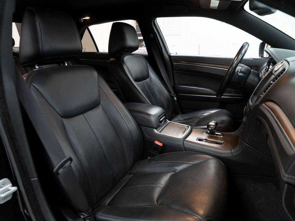 Chrysler 300C 2012 года с пробегом. Фото: #8