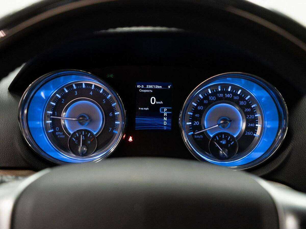 Chrysler 300C 2012 года с пробегом. Фото: #9