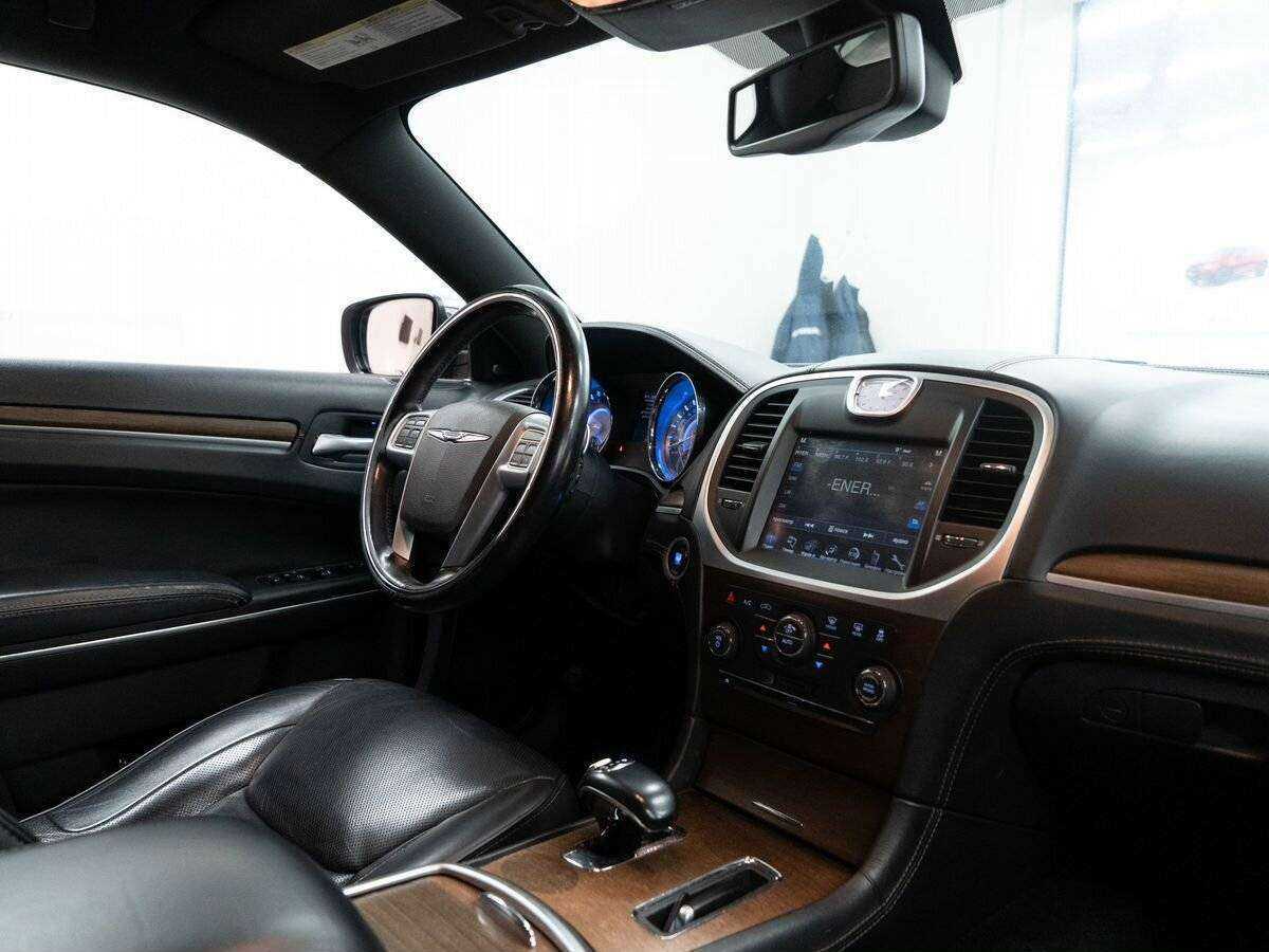 Chrysler 300C 2012 года с пробегом. Фото: #15