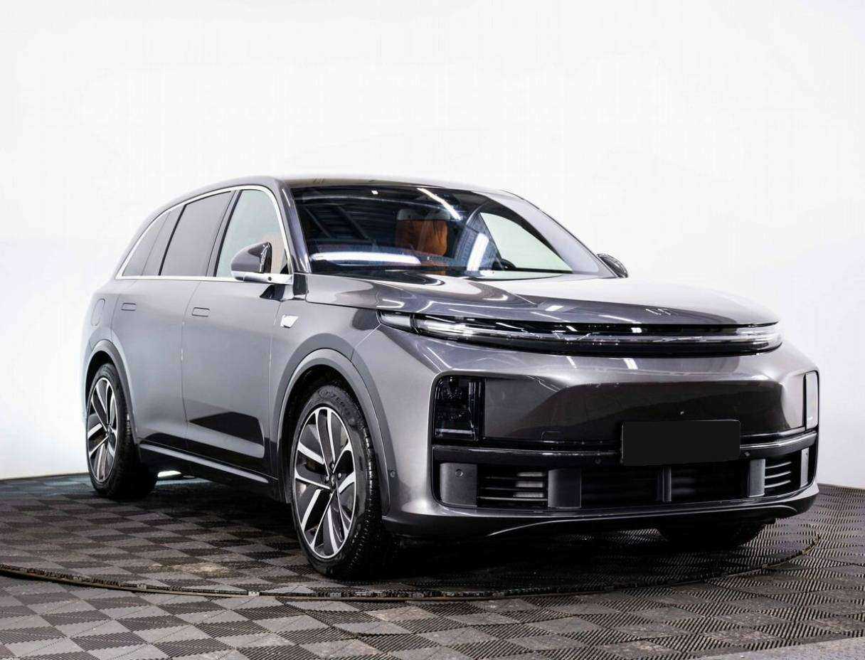 LiXiang L7 2023 года с пробегом. Фото: #2