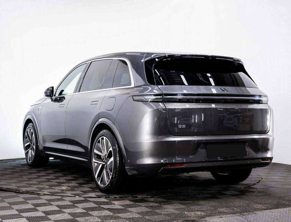 LiXiang L7 2023 года с пробегом. Фото: #3