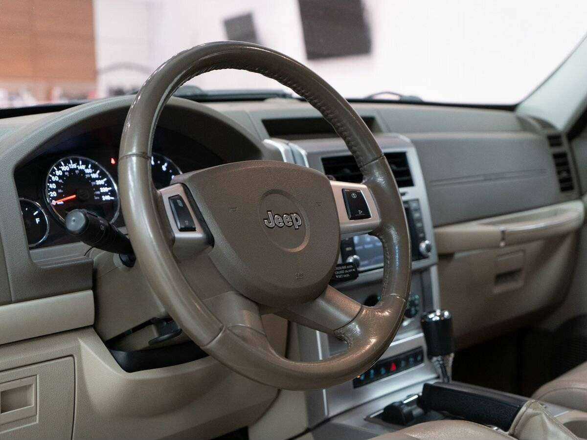 Jeep Cherokee 2010 года с пробегом. Фото: #4