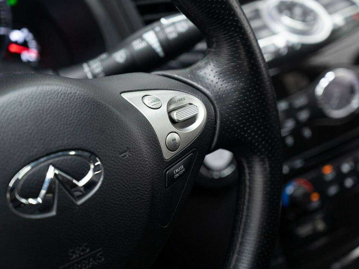 Infiniti FX 2009 года с пробегом. Фото: #19