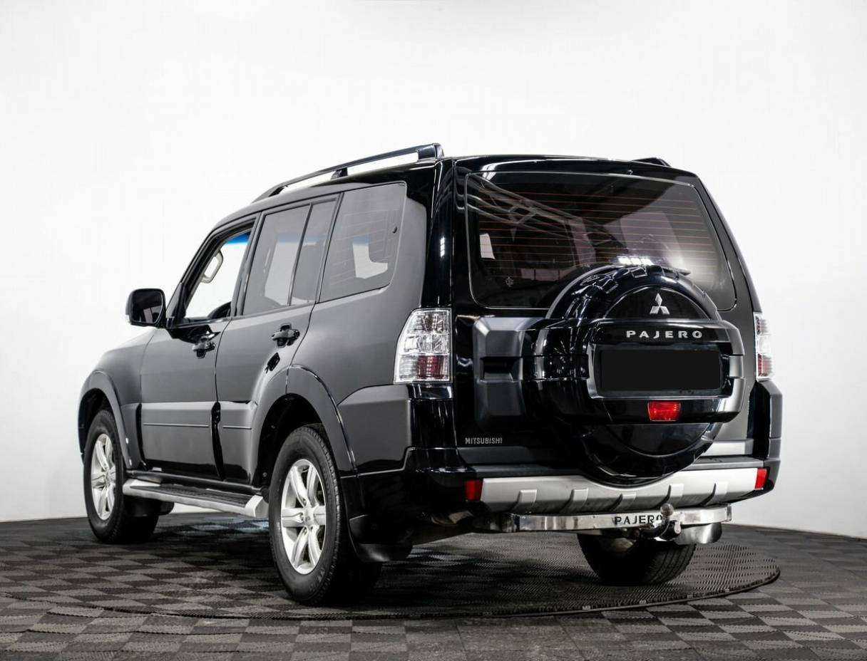 Mitsubishi Pajero 2011 года с пробегом. Фото: #3