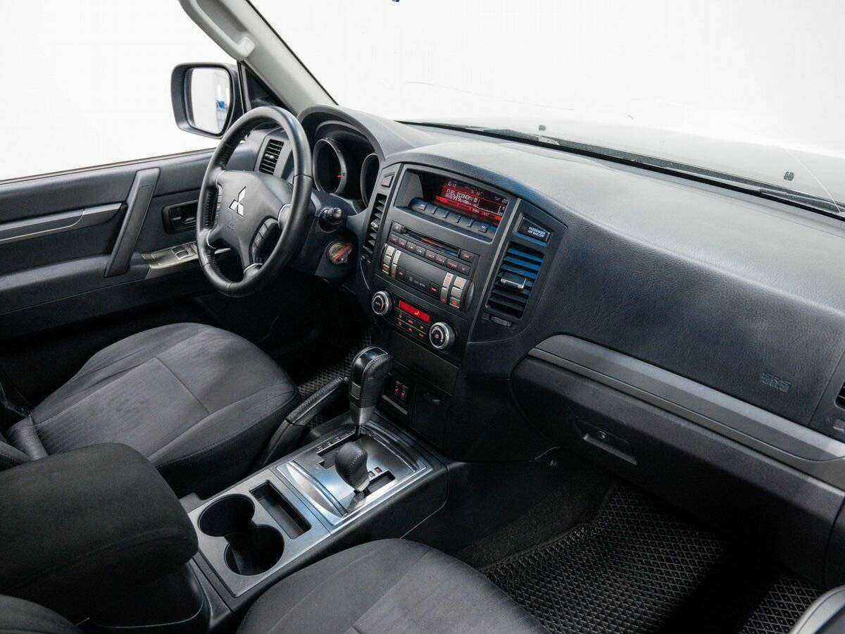 Mitsubishi Pajero 2011 года с пробегом. Фото: #7