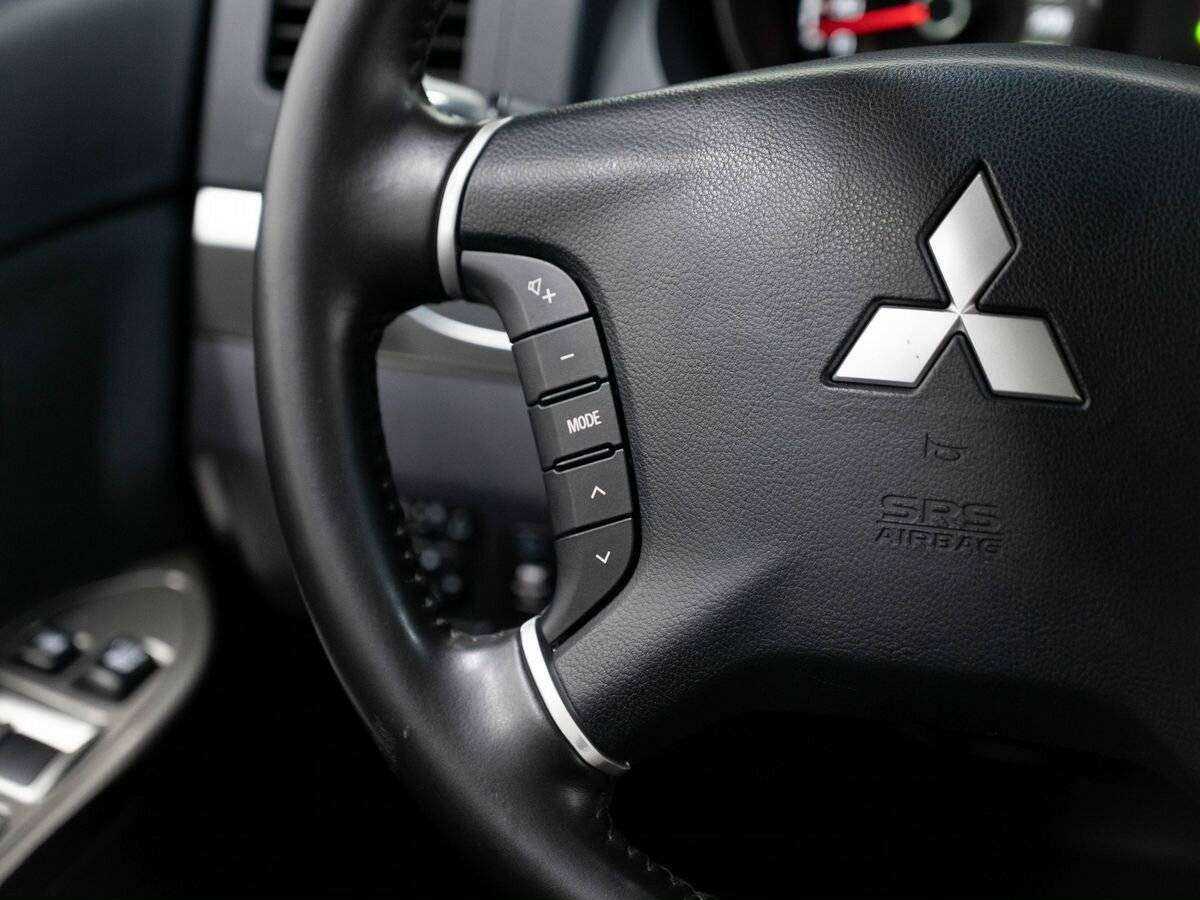 Mitsubishi Pajero 2011 года с пробегом. Фото: #13