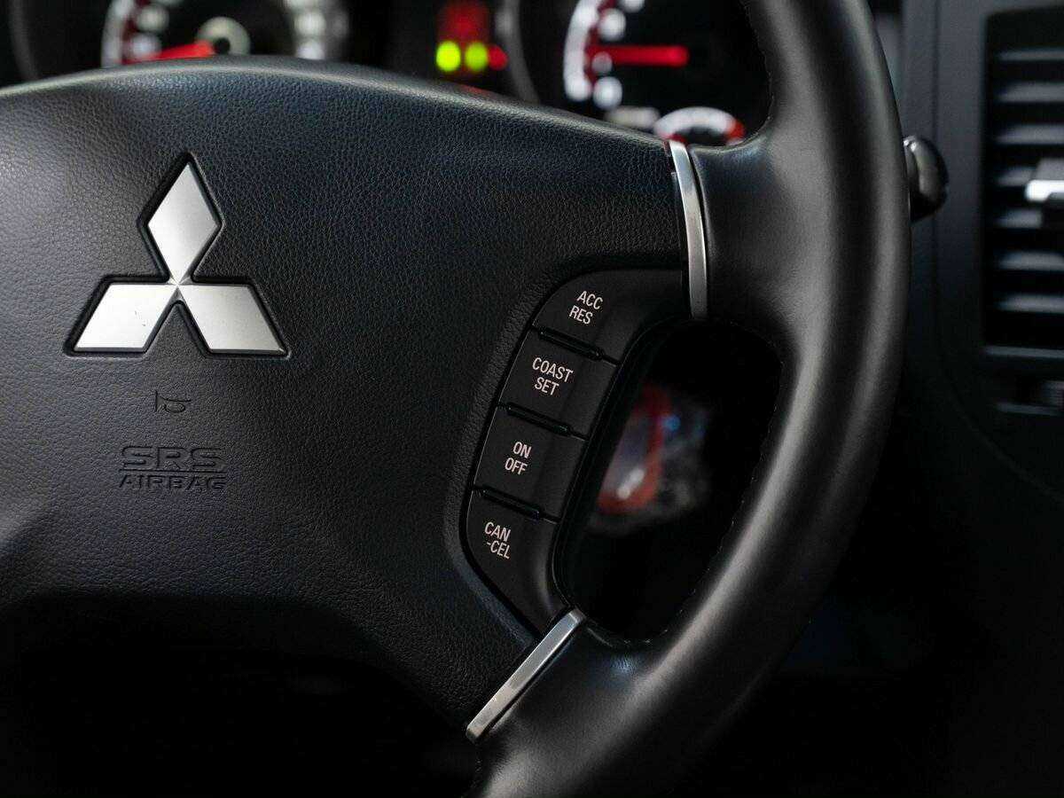 Mitsubishi Pajero 2011 года с пробегом. Фото: #14