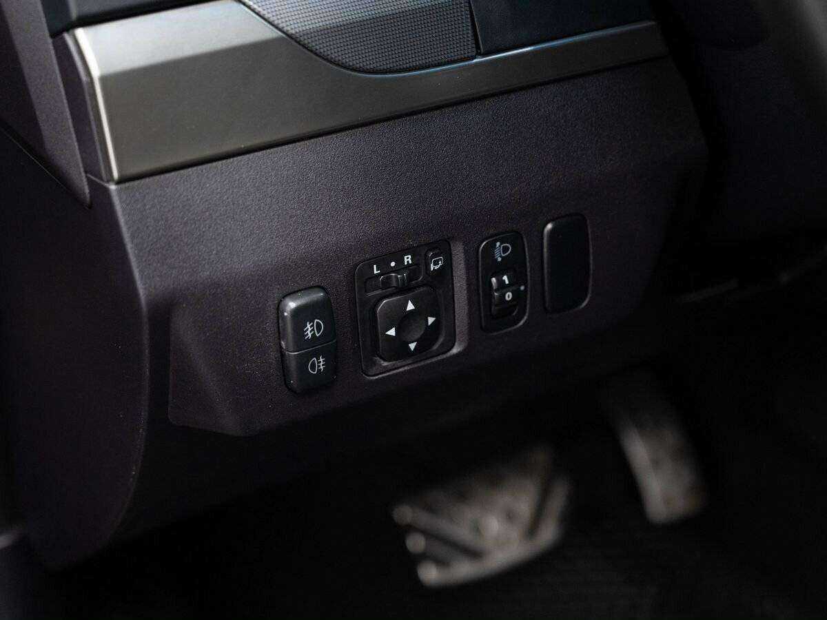 Mitsubishi Pajero 2011 года с пробегом. Фото: #19