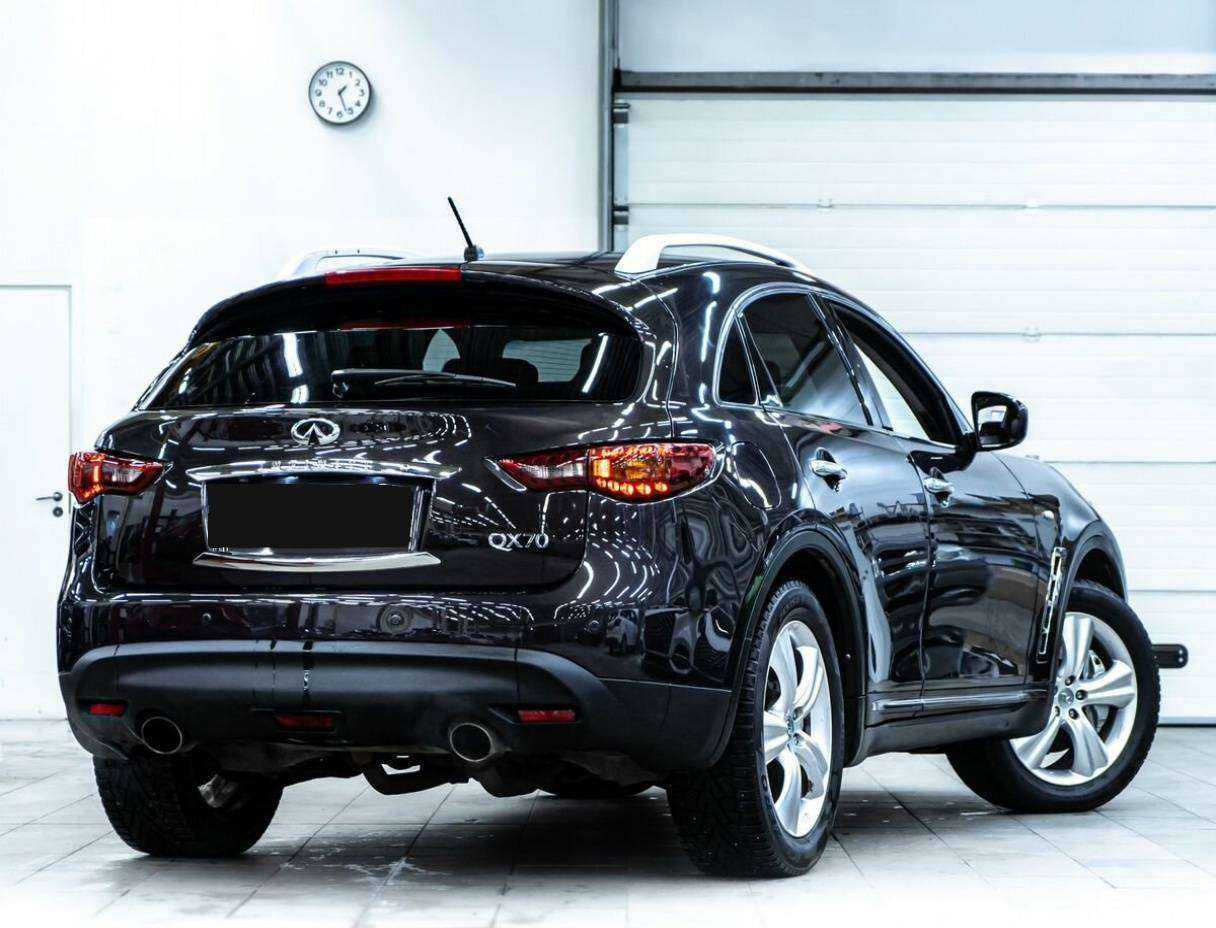 Infiniti FX 2011 года с пробегом. Фото: #2